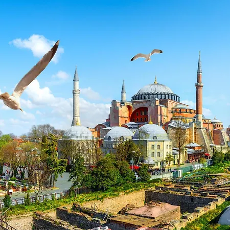 Taksim Istiklal Street Kamil - Historical Hotel
