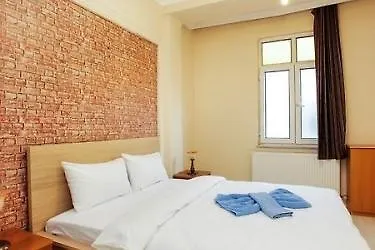 Taksim Istiklal Street Kamilbey